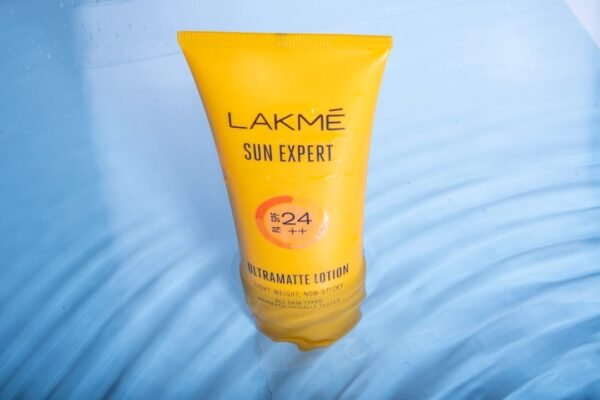 Protecting Your Neck: The Importance of Woman Sunscreen