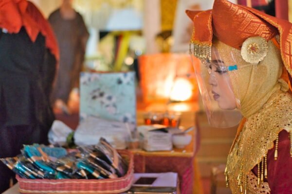 Benefits of integrating face masks with bioactive ingredients into weekly rituals